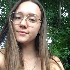 Meet your Posher, Lea maude